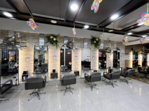 曼都髮型店面人造花藝佈置