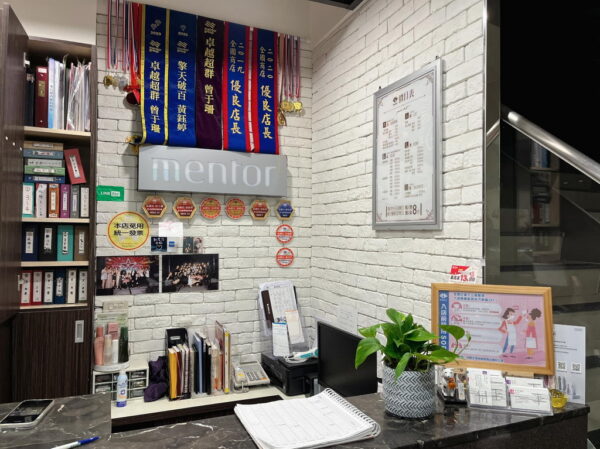 曼都髮型店面人造花藝佈置04