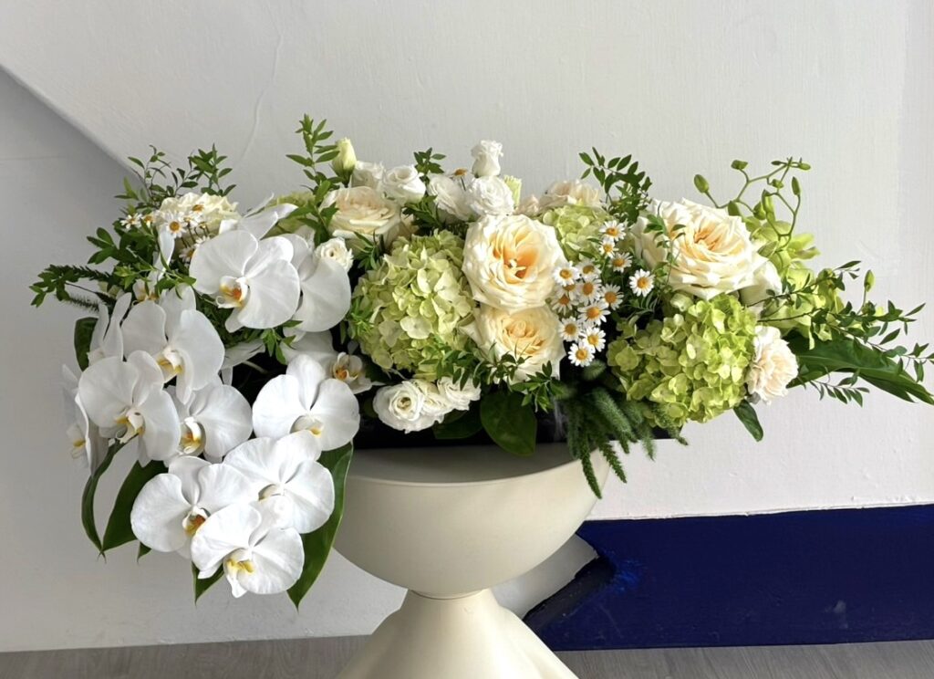 開會會議桌鮮花