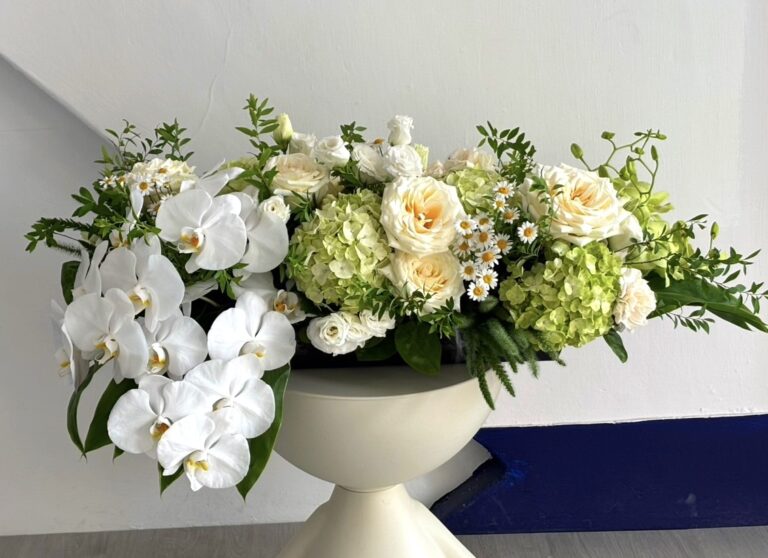 開會會議桌鮮花
