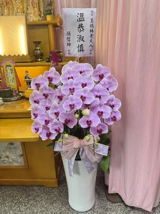 靈堂追思蘭花jpg